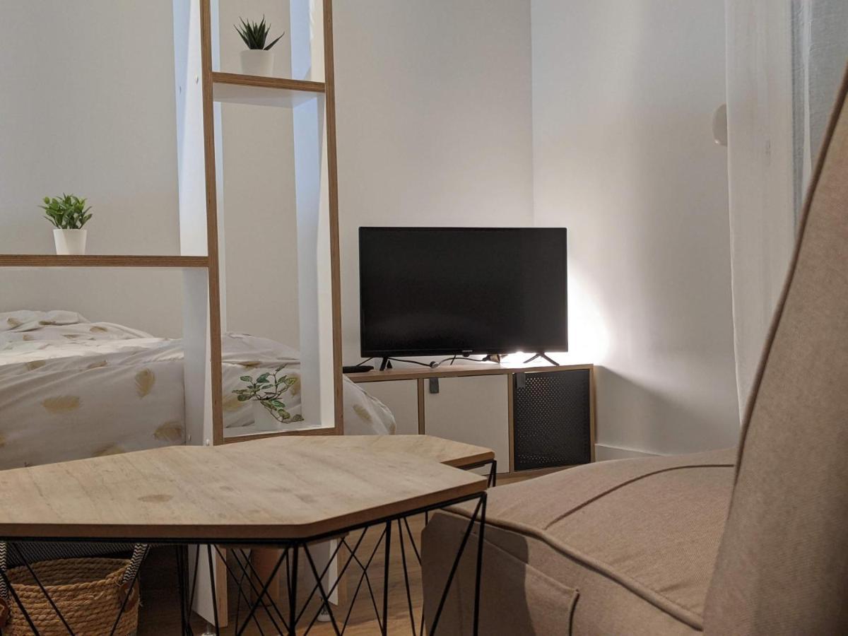 Logement Charmant Charpennes ビユールバンヌ エクステリア 写真